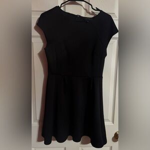 Romeo & Juliet Med capsleeve black mini dress w back zipper excellent condition